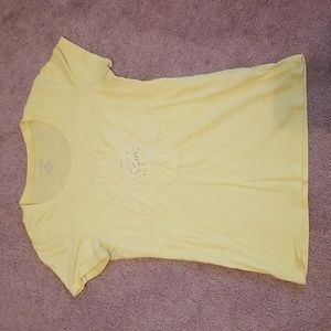 Banana Republic tee, women's small, pale yellow